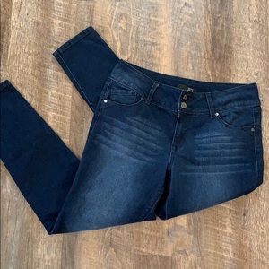 1822 28”  Double Button Ankle Skinny Jean in Henry